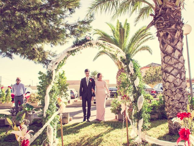 La boda de Daniel y Miriam en Chiclana De La Frontera, Cádiz 13