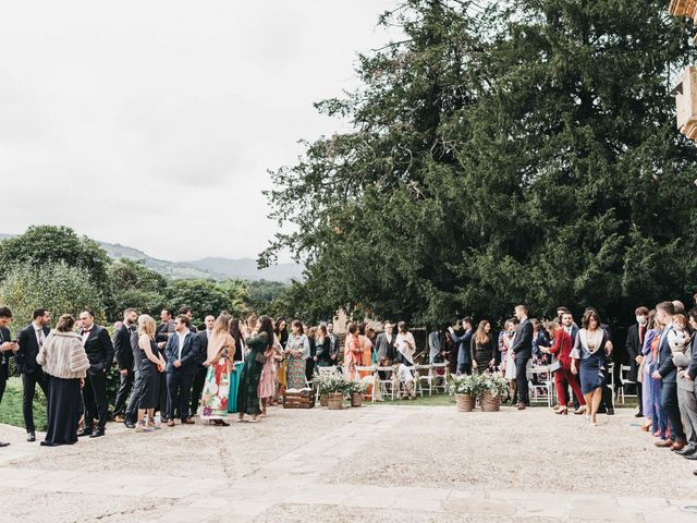 La boda de Hugo y Mariana en Villacarriedo, Cantabria 63