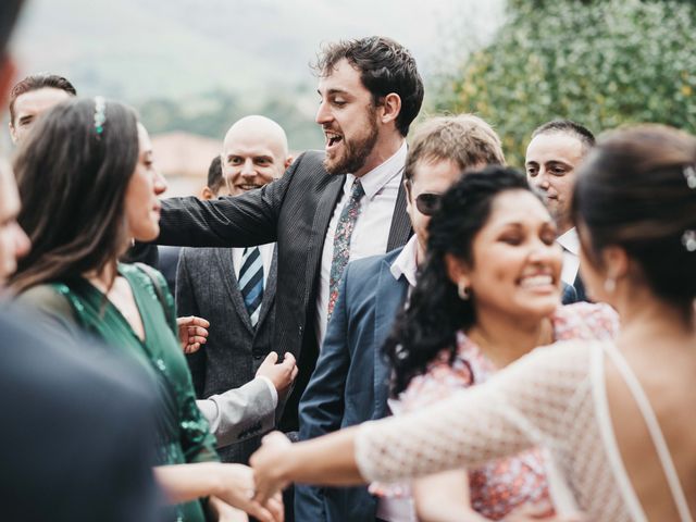 La boda de Hugo y Mariana en Villacarriedo, Cantabria 91
