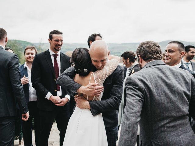 La boda de Hugo y Mariana en Villacarriedo, Cantabria 95