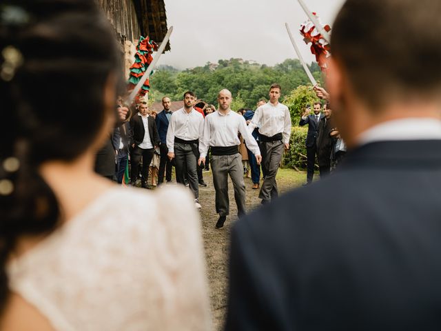 La boda de Jon y Jone en Zumarraga, Guipúzcoa 34