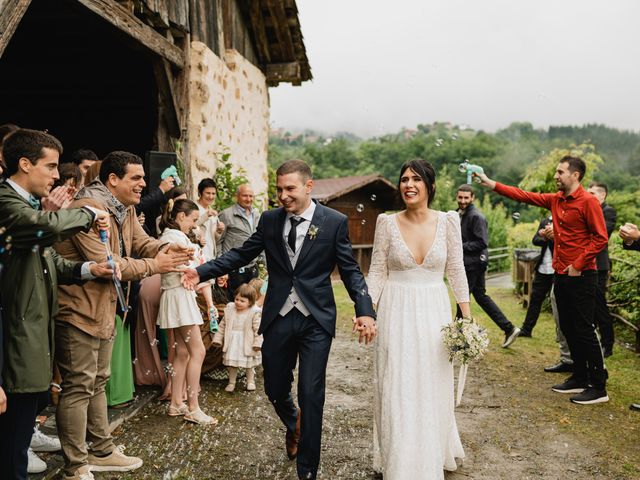 La boda de Jon y Jone en Zumarraga, Guipúzcoa 39