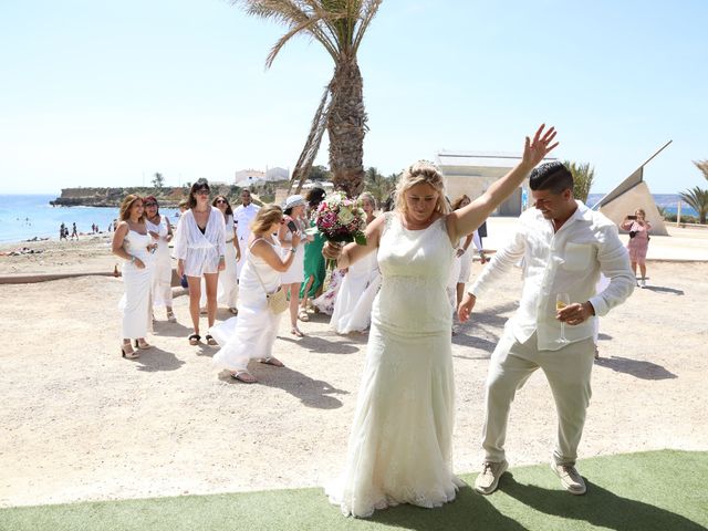 La boda de Ángel Luis  y Pilar  en Tabarca, Alicante 1