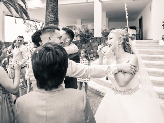 La boda de Bryan y Vienna en La Victoria De Acentejo, Santa Cruz de Tenerife 93