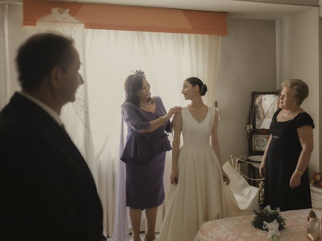 La boda de Juan y Gina en L&apos; Olleria, Valencia 24