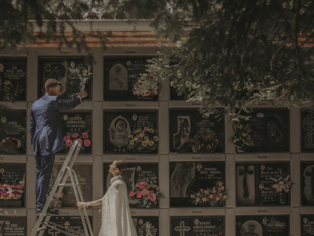 La boda de Juan y Gina en L&apos; Olleria, Valencia 50