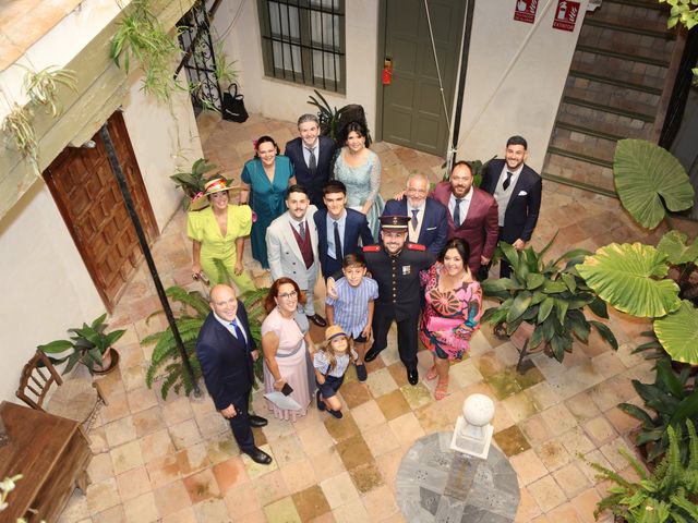La boda de Santi y Laura en Dos Hermanas, Sevilla 5