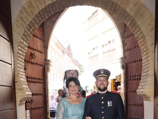 La boda de Santi y Laura en Dos Hermanas, Sevilla 15
