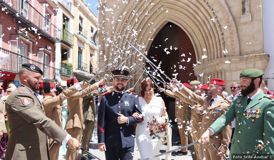 La boda de Santi y Laura en Dos Hermanas, Sevilla
