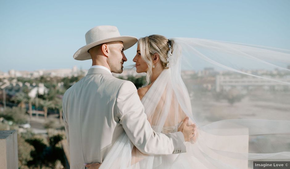 La boda de Victor y Brianna en San Juan De Alicante, Alicante