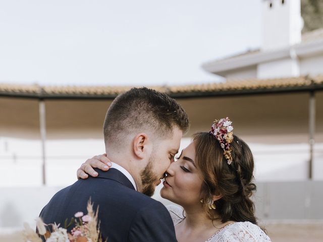 La boda de Félix y Lina en Talamanca Del Jarama, Madrid 81