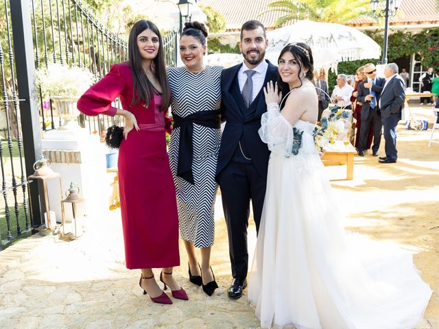 La boda de Ismael  y Sonia  en Fuentes De Andalucia, Sevilla 33