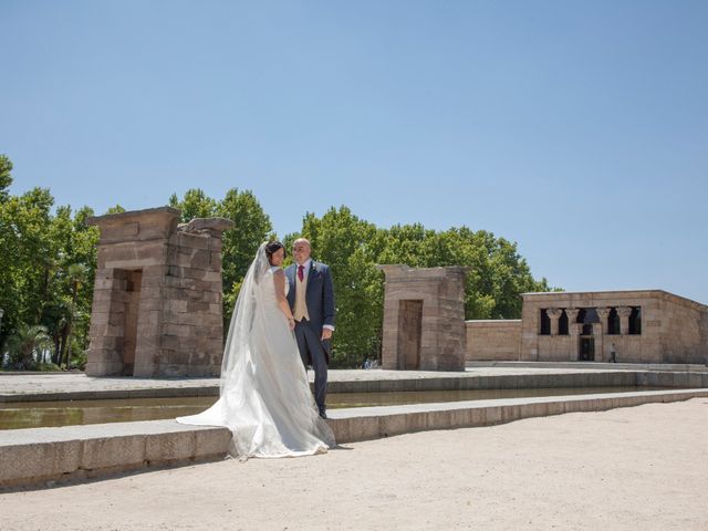 La boda de Carlos y Paula en Madrid, Madrid 24