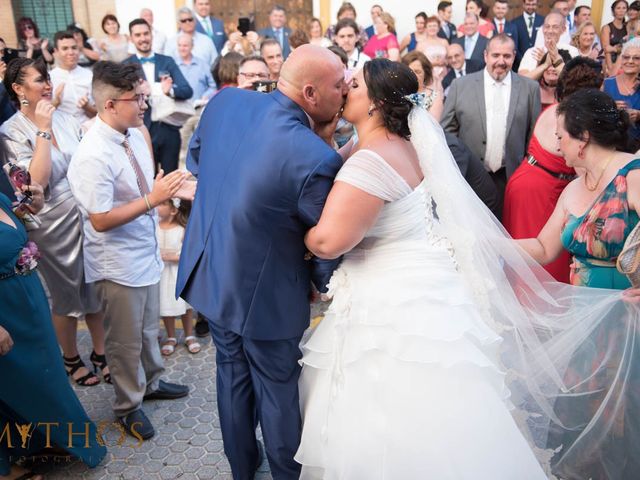 La boda de Juan Carlos y Eva Maria en Sevilla, Sevilla 35