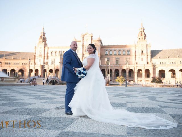 La boda de Juan Carlos y Eva Maria en Sevilla, Sevilla 43