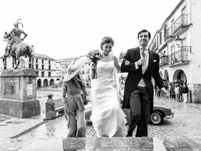 La boda de Eduardo y Elena en Trujillo, Cáceres 27