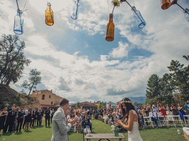 La boda de Xavi y Silvia en Brunyola, Girona 16