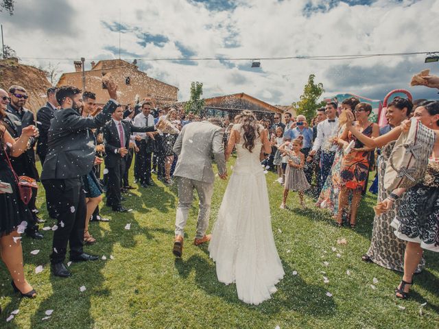 La boda de Xavi y Silvia en Brunyola, Girona 17