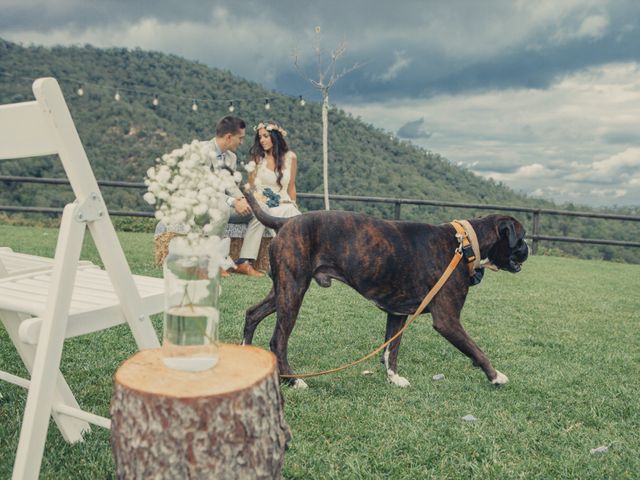 La boda de Xavi y Silvia en Brunyola, Girona 19