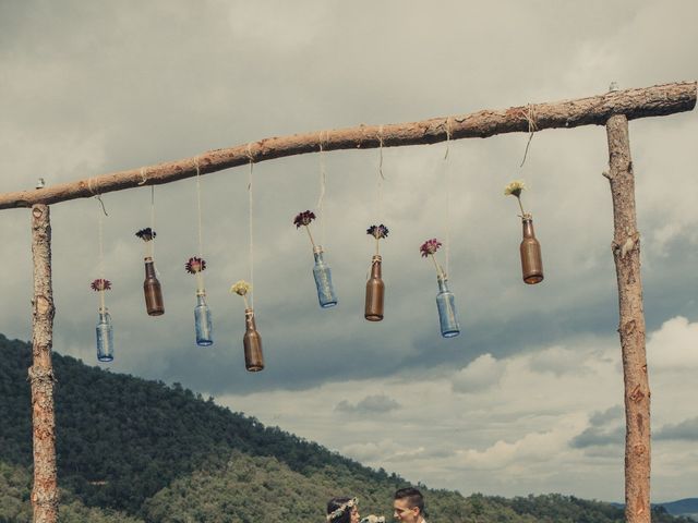 La boda de Xavi y Silvia en Brunyola, Girona 23