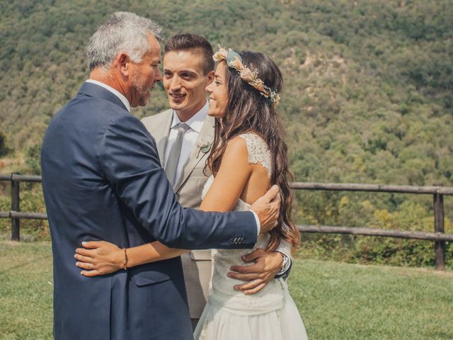 La boda de Xavi y Silvia en Brunyola, Girona 25