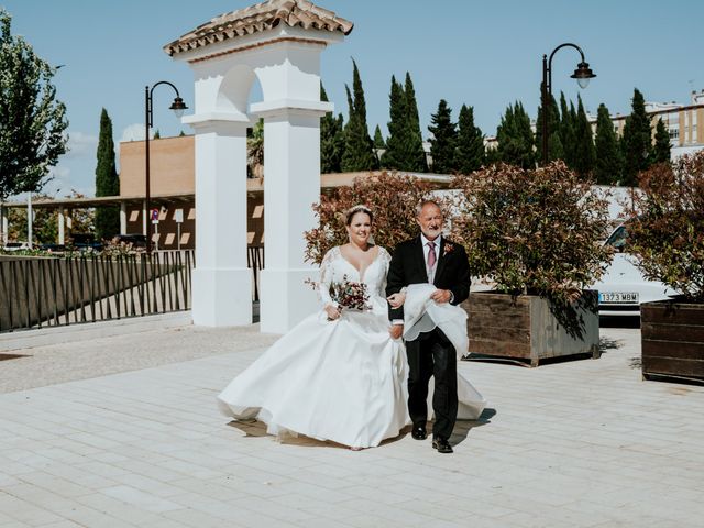 La boda de Lucia y Jose en La Palma Del Condado, Huelva 12
