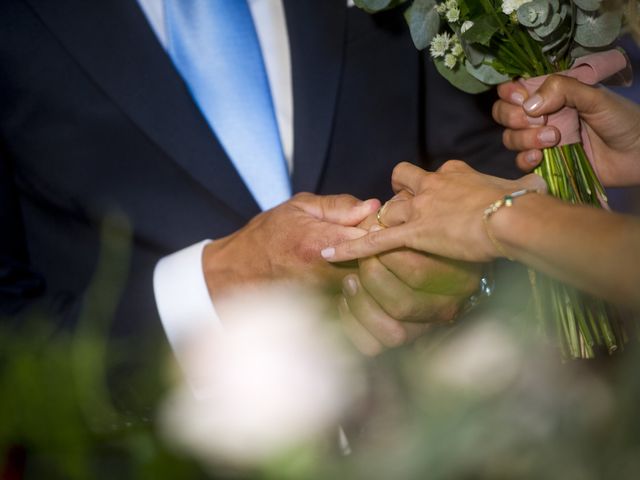 La boda de David y Cris en Cambre, A Coruña 35