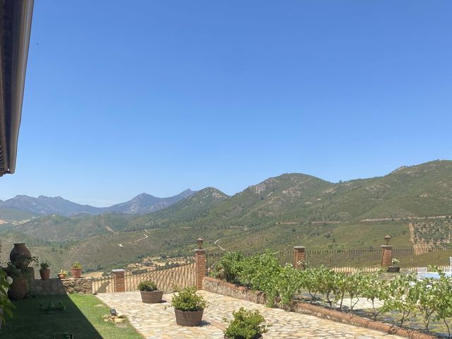 La boda de Cristian y Eva  en Cañamero, Cáceres 2