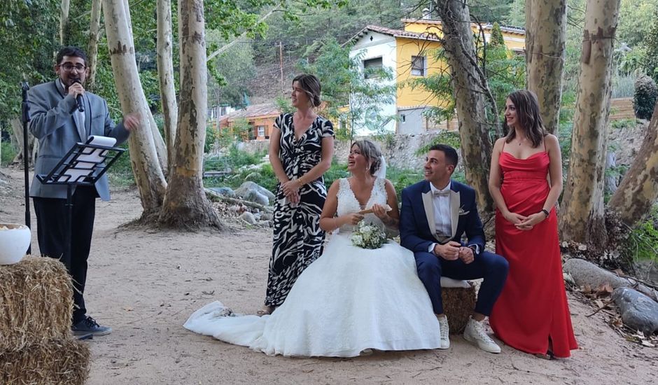 La boda de Juan y Andrea en Osor, Girona
