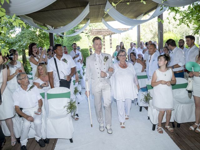 La boda de Jolti y Carlos en Vallfogona De Balaguer, Lleida 13