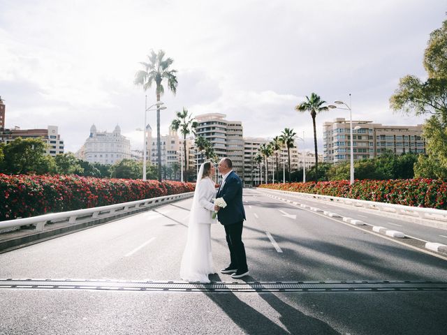La boda de Alex y Amelia en Valencia, Valencia 25