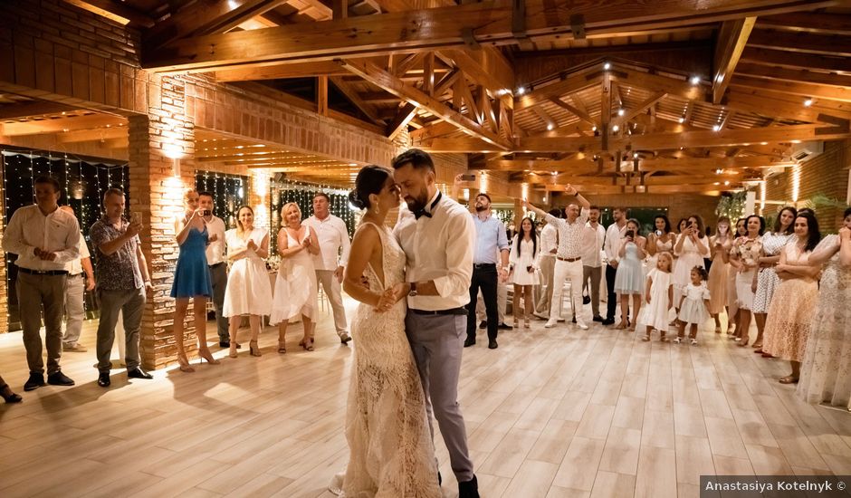 La boda de Danu y Victoria en Sant Vicenç De Montalt, Barcelona