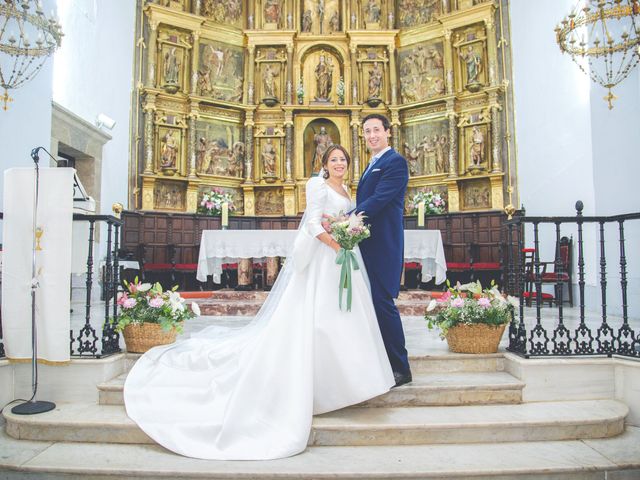 La boda de Alicia y David en Villafranca De Los Barros, Badajoz 23