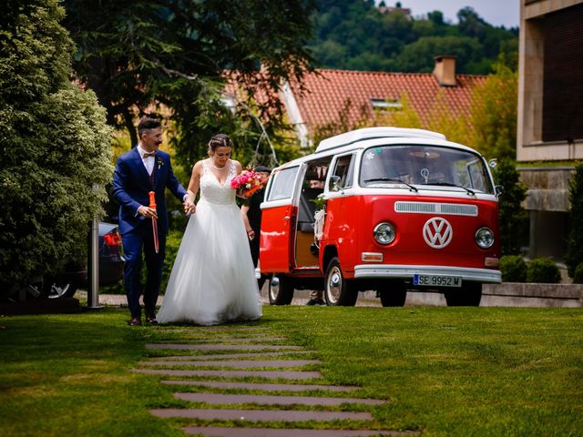 La boda de Josu y Carolina en Hondarribia, Guipúzcoa 35