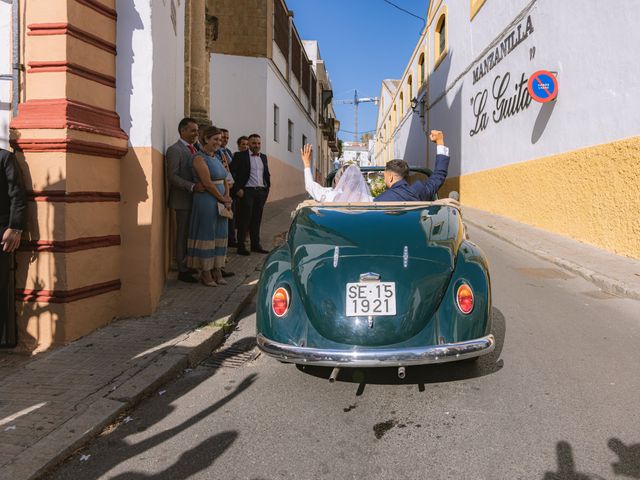 La boda de GONZALO y DAVINIA en Sanlucar De Barrameda, Cádiz 37