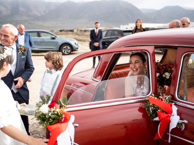 La boda de Antonio y Isabel en El Cabo De Gata, Almería 24