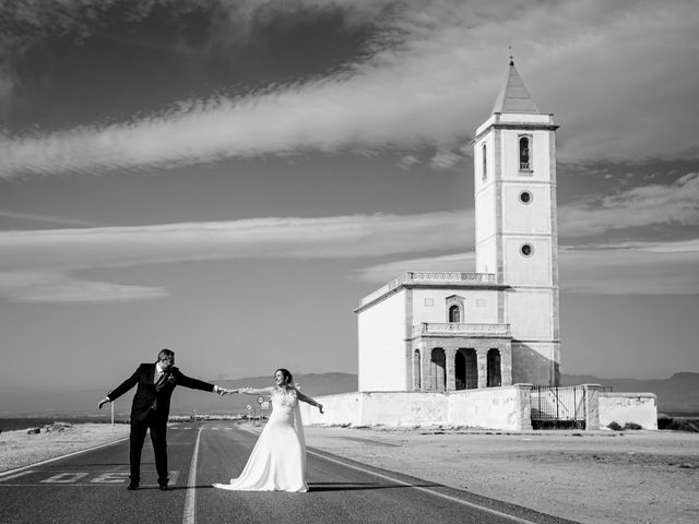 La boda de Antonio y Isabel en El Cabo De Gata, Almería 42