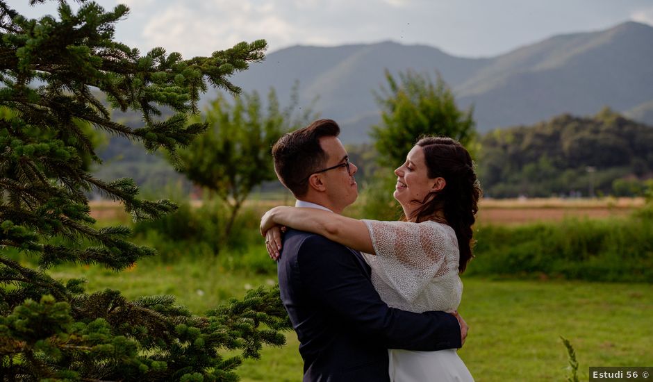 La boda de Jorge y Adriana en La Vall De Bianya, Girona