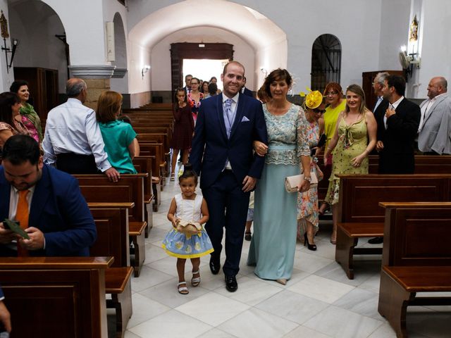 La boda de Javier y Lourdes en Mérida, Badajoz 31