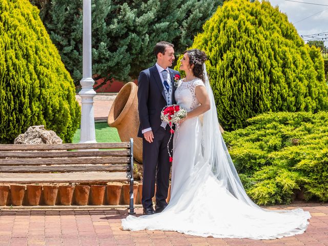 La boda de Alicia y David en Madrigueras, Albacete 24