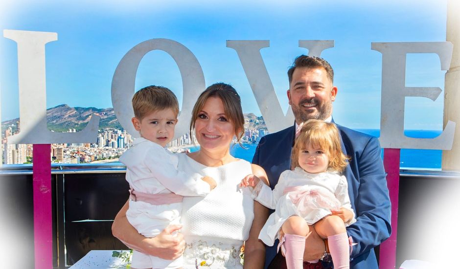 La boda de Santi y Eva en Benidorm, Alicante