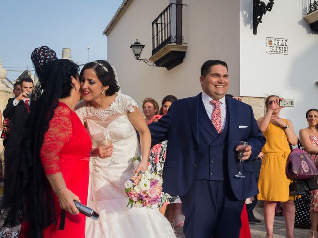 La boda de Juan Antonio y Ángeles en Arahal, Sevilla 41