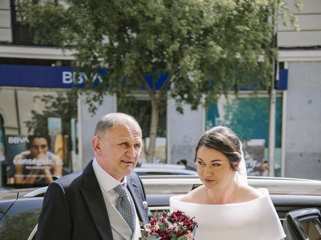 La boda de Álvaro y Yulia en Lupiana, Guadalajara 33