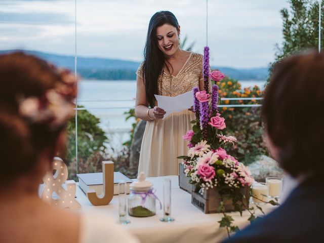La boda de Javier y Laura en O Grove (Resto Parroquia), Pontevedra 32