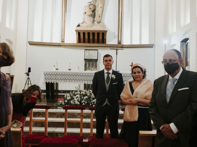 La boda de Miguel y Lucía en Oviedo, Asturias 13