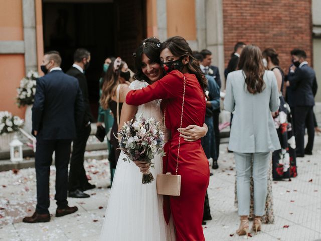 La boda de Miguel y Lucía en Oviedo, Asturias 27