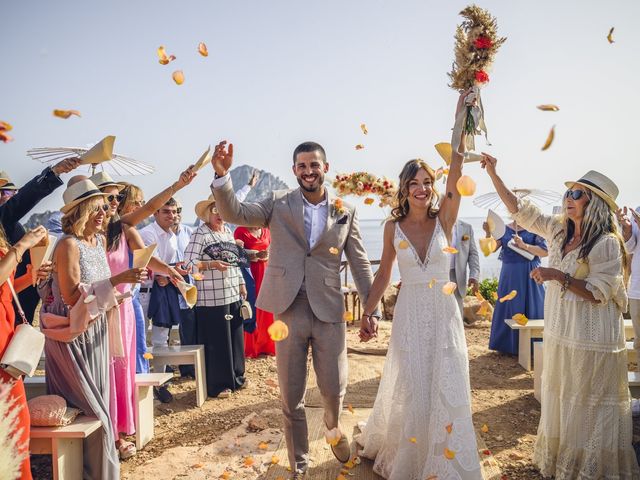 La boda de Neus y Ian en Santa Eularia Des Riu, Islas Baleares 1