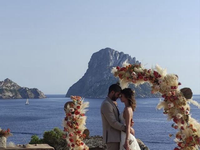 La boda de Neus y Ian en Santa Eularia Des Riu, Islas Baleares 3