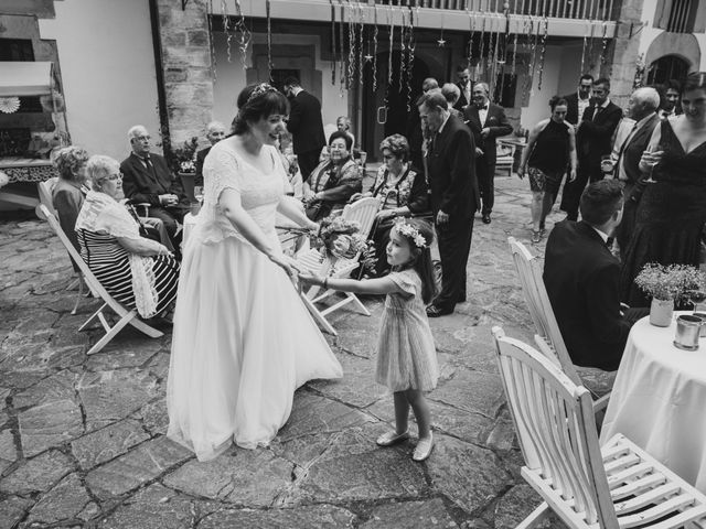 La boda de Ivan y Celia en Arnuero, Cantabria 51