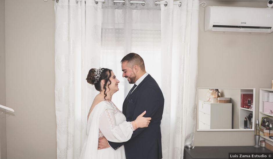 La boda de Israel y Azahar en Calamonte, Badajoz